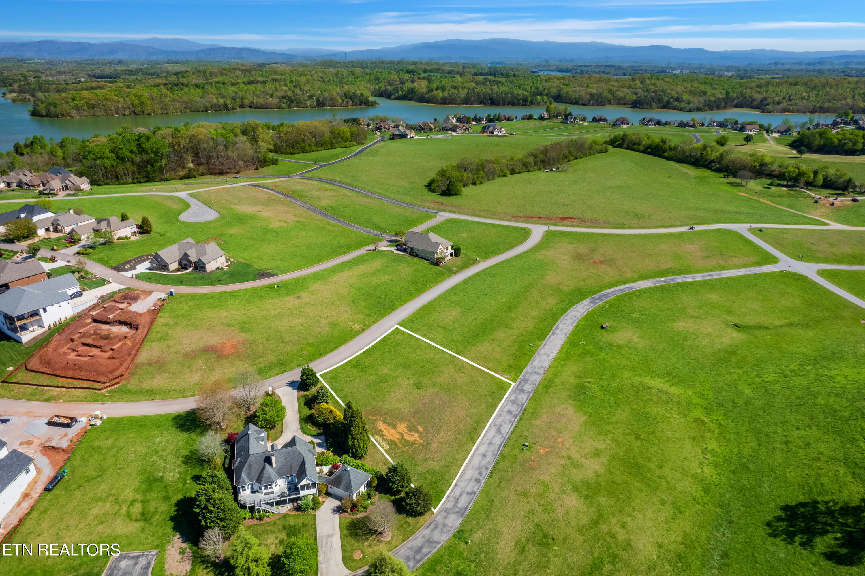 150 Wildwing Drive Vonore, TN 37885 - Photo 3 of 10 DJI_0594-HDR
