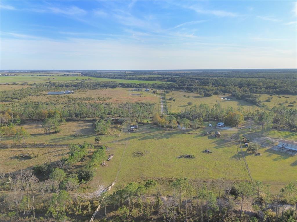 10989 Northwest Lily County Line Road Ona, FL 33865 - Photo 19 of 87 a view of an ocean and beach
