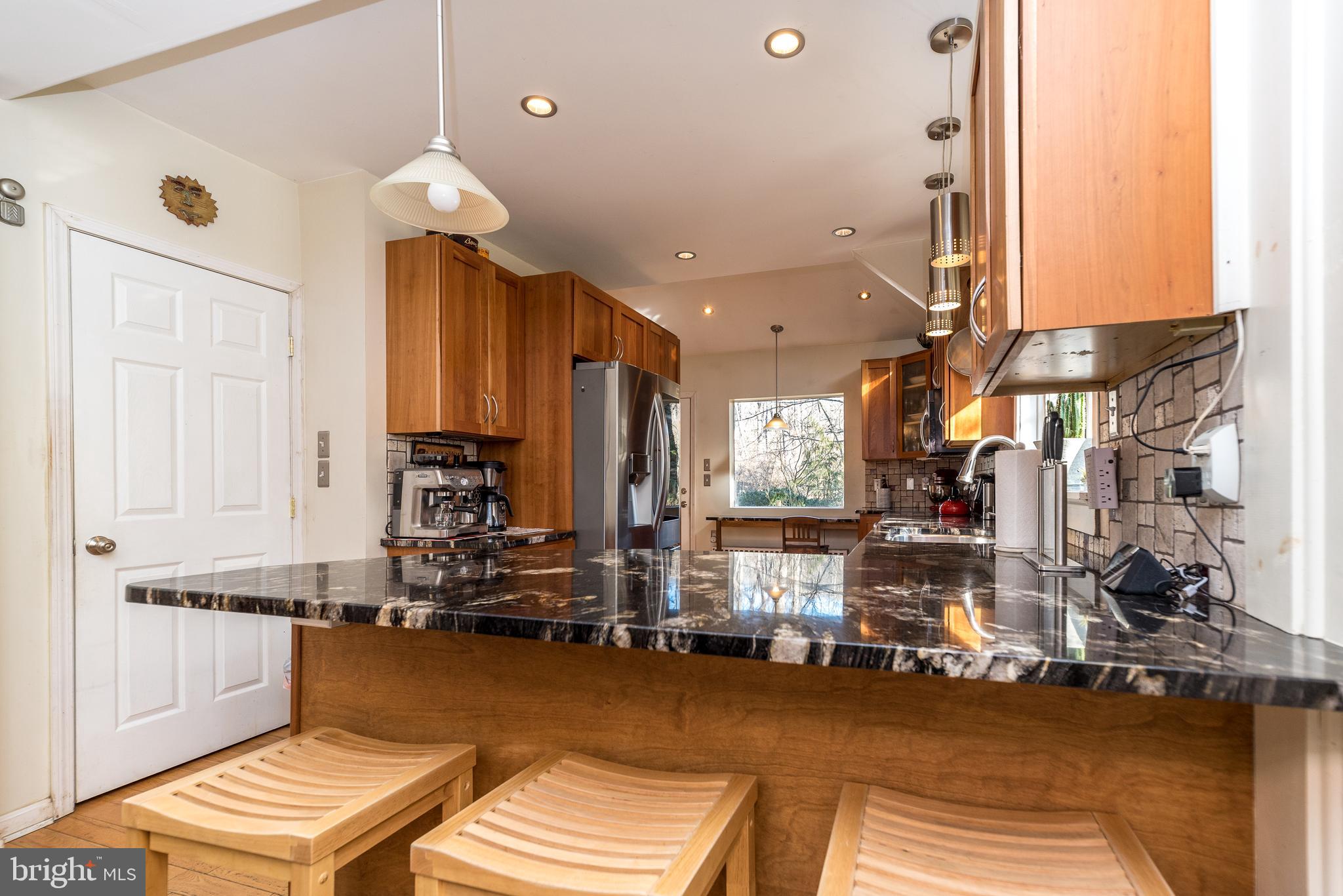 6362 Ridge Road Zionsville, PA 18092 - Photo 35 of 65 Breakfast Bar