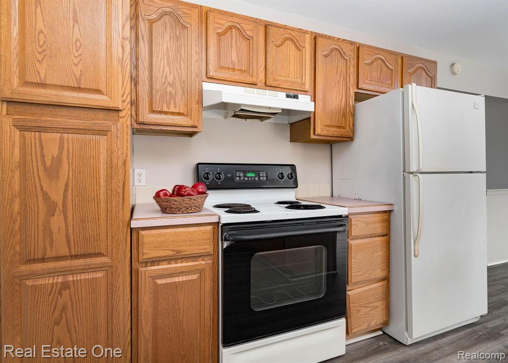 2745 Emmons Avenue Rochester Hills, MI 48307 - Photo 16 of 25