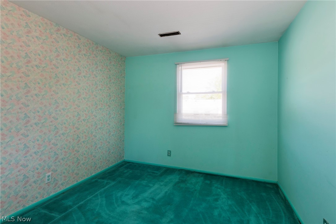 6484 State Road Parma, OH 44134 - Photo 26 of 36 Bright and inviting third bedroom.