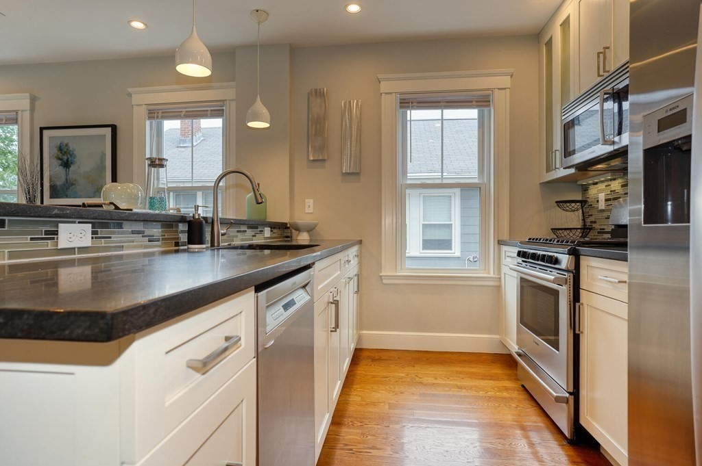 26 Park Road, Unit 2 Belmont, MA 02478 - Photo 5 of 26