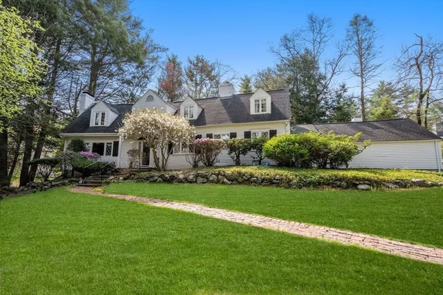 $1,560,000 | 167 Conant Road, Weston, MA 02493