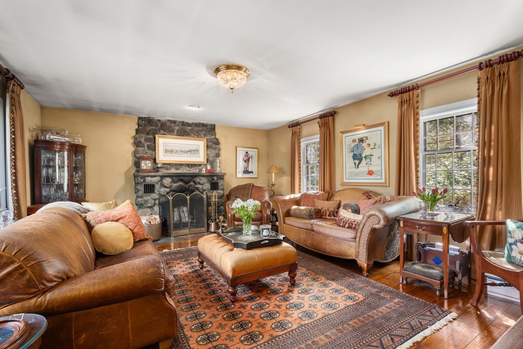 167 Conant Road Weston, MA 02493 - Photo 11 of 23