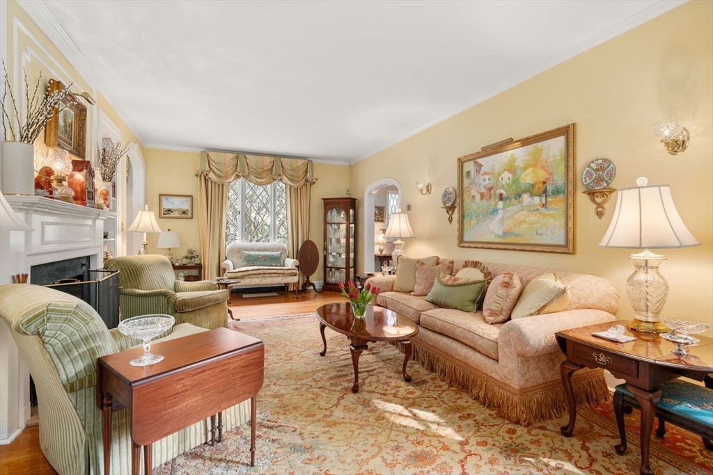 167 Conant Road Weston, MA 02493 - Photo 6 of 23