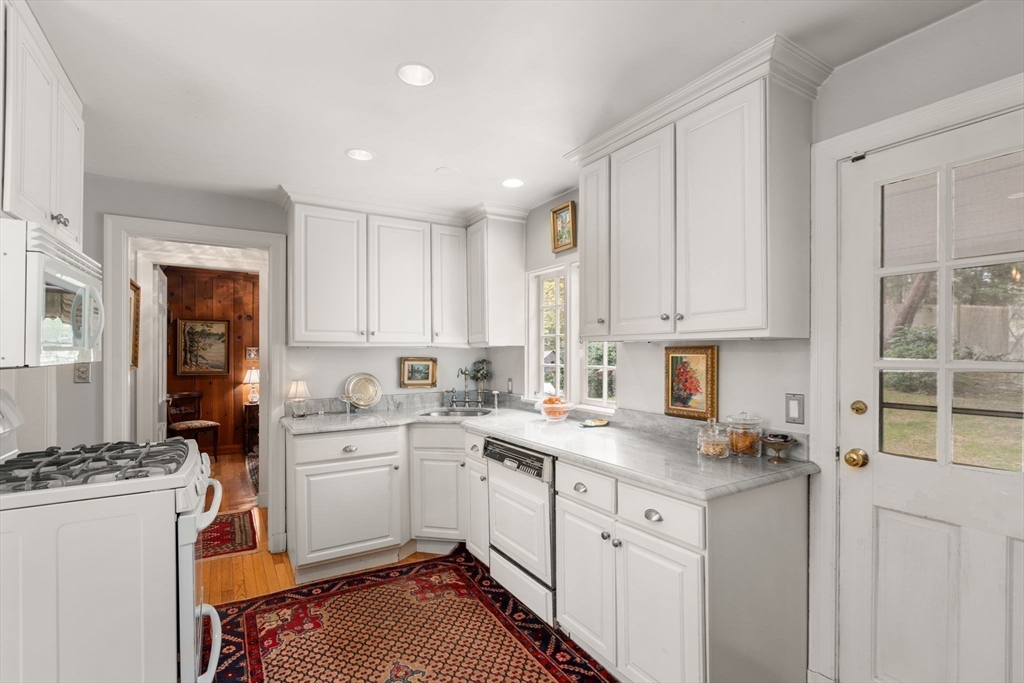 167 Conant Road Weston, MA 02493 - Photo 10 of 23