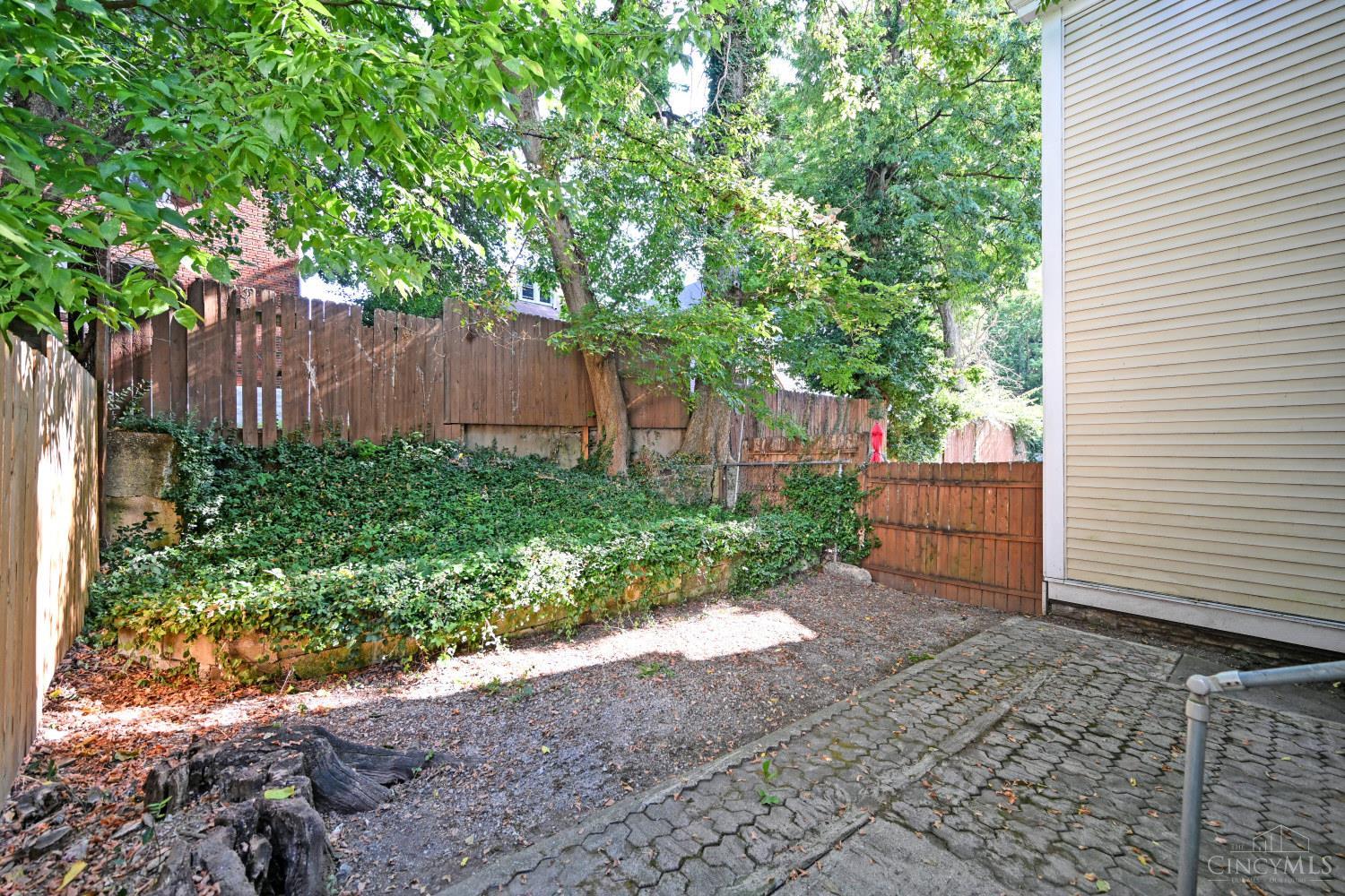 1520 William Howard Taft Road Cincinnati, OH 45206 - Photo 41 of 43