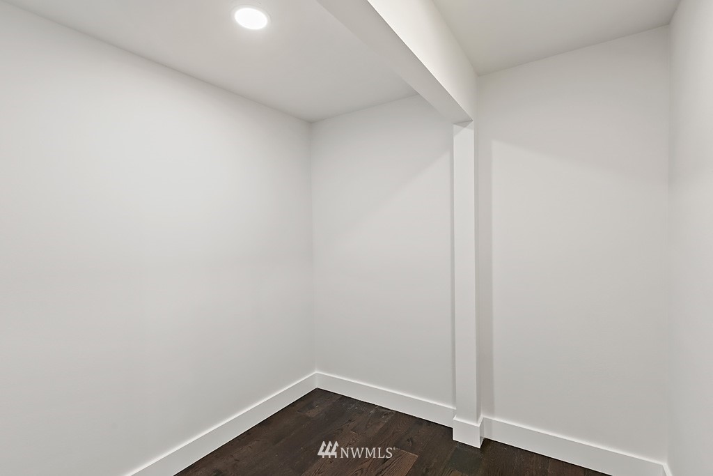 4906 Southwest Hinds Street Seattle, WA 98116 - Photo 12 of 40 a view of small space