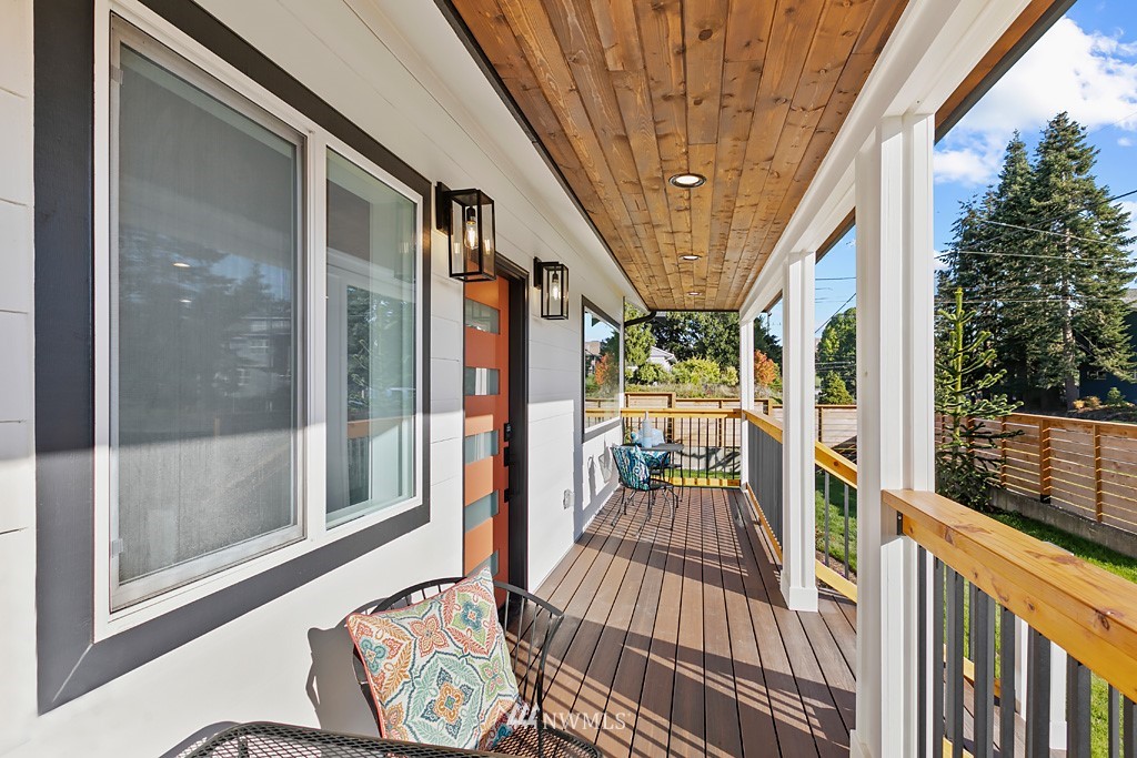 4906 Southwest Hinds Street Seattle, WA 98116 - Photo 38 of 40