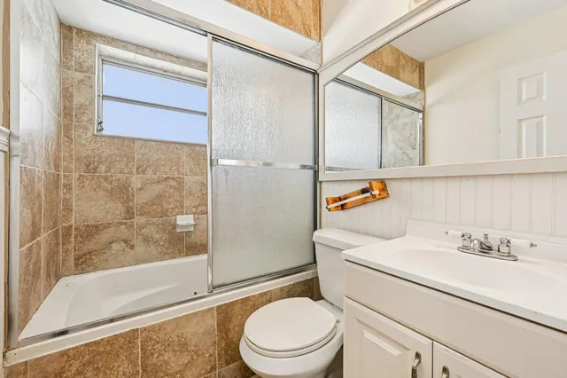 $379,000 | 370 Wilma Circle, Unit 6, Riviera Beach, FL 33404