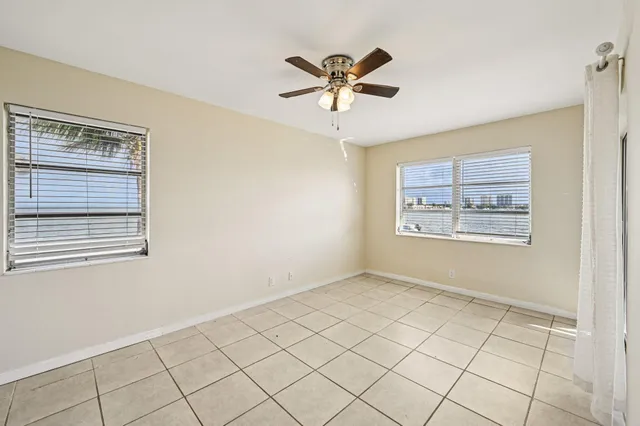 $379,000 | 370 Wilma Circle, Unit 6, Riviera Beach, FL 33404