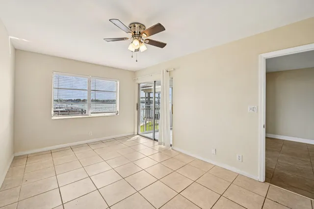 $379,000 | 370 Wilma Circle, Unit 6, Riviera Beach, FL 33404