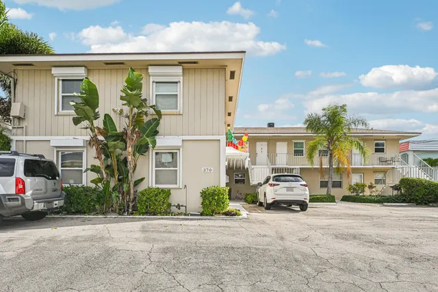 $379,000 | 370 Wilma Circle, Unit 6, Riviera Beach, FL 33404