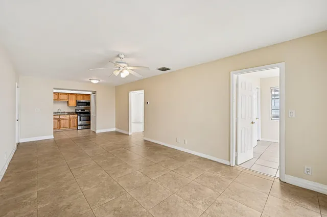 $379,000 | 370 Wilma Circle, Unit 6, Riviera Beach, FL 33404