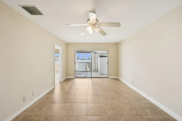 $379,000 | 370 Wilma Circle, Unit 6, Riviera Beach, FL 33404