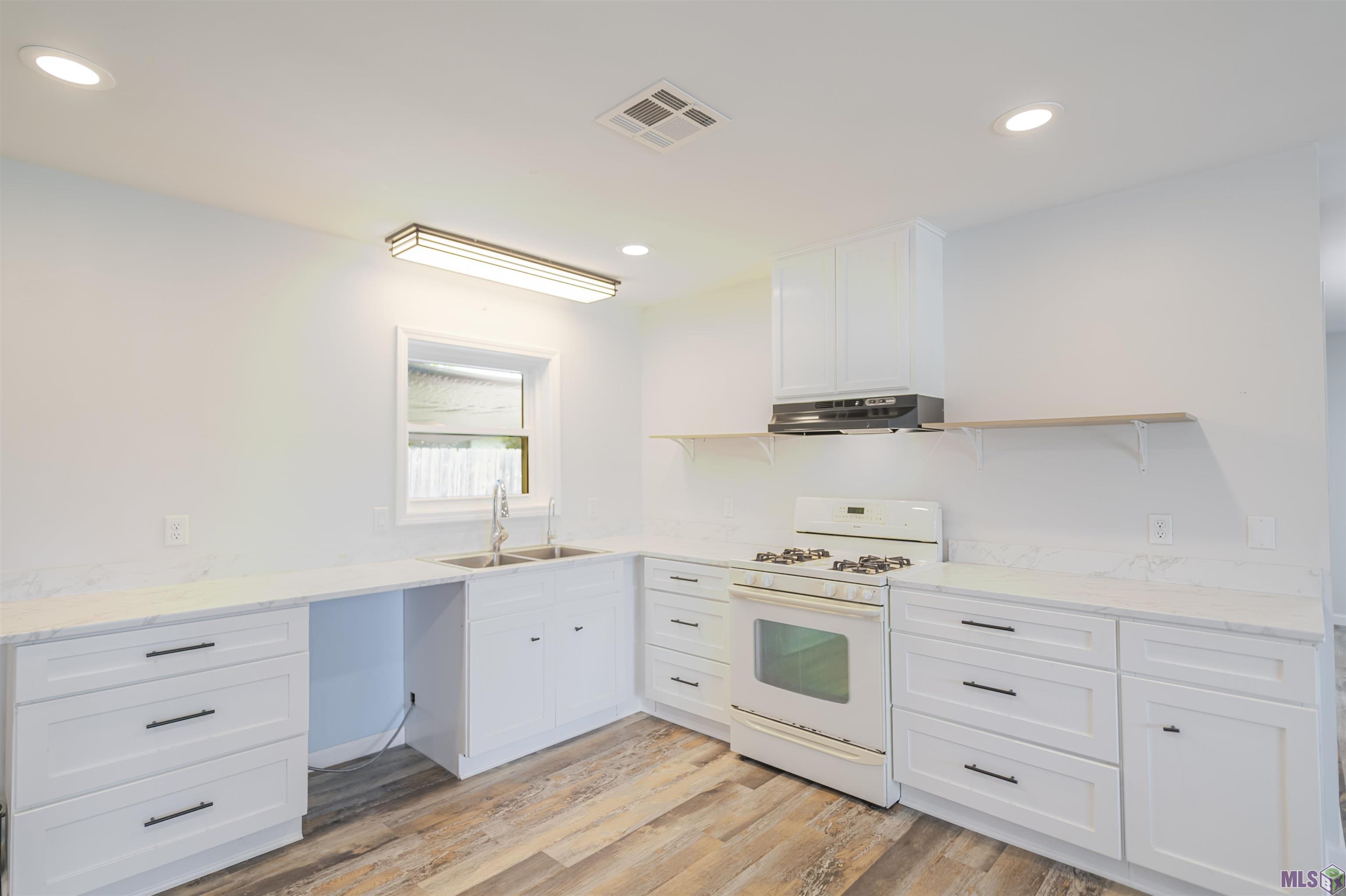 210 Rural Drive Bourg, LA 70343 - Photo 7 of 17 Kitchen View