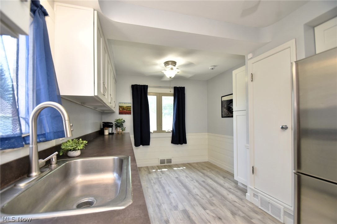 4198 Okalona Road Cleveland, OH 44121 - Photo 10 of 40
