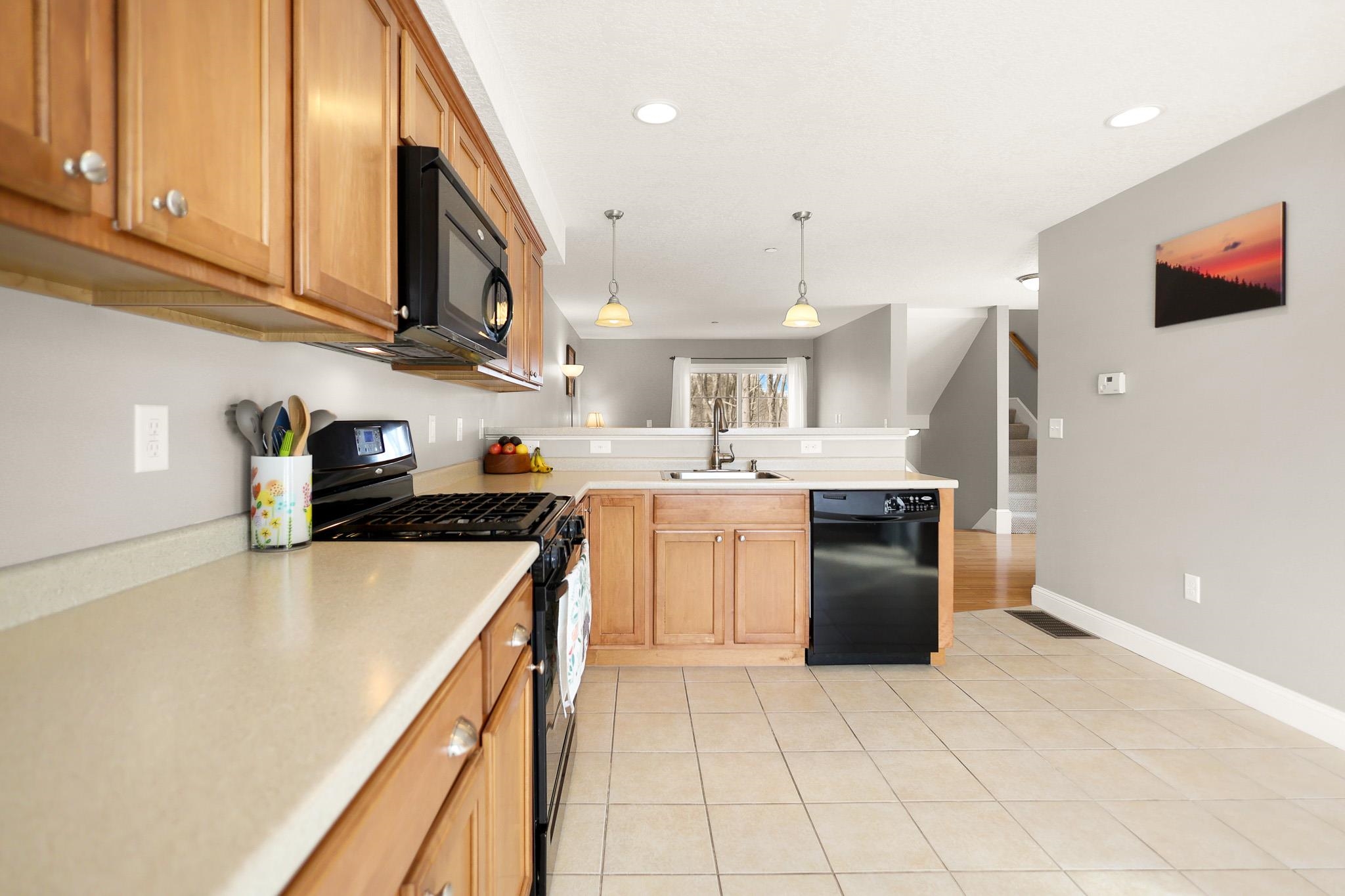 2 Larch Street, Unit 13 Goffstown, NH 03102 - Photo 9 of 37