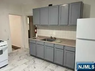 $2,100 | 220 Columbia Avenue, Unit 2, Passaic, NJ 07055