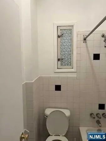 $2,100 | 220 Columbia Avenue, Unit 2, Passaic, NJ 07055