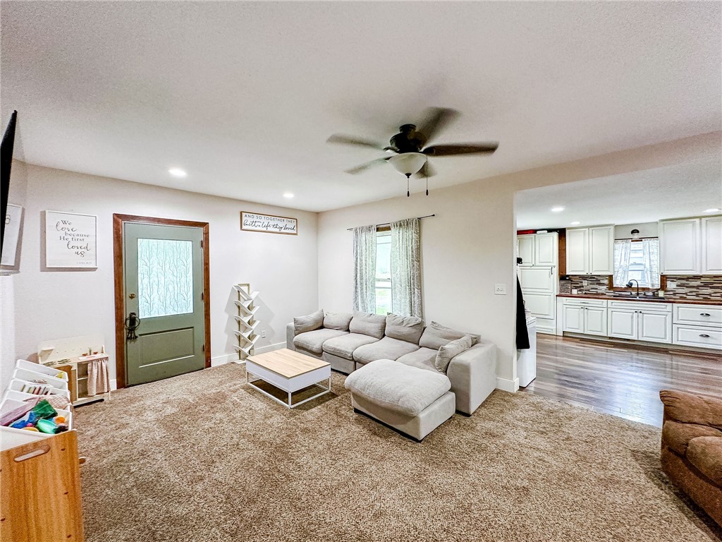 602 North Range Street Oblong, IL 62449 - Photo 4 of 13