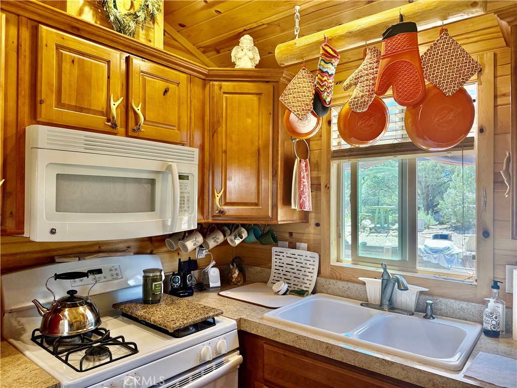 98417 Sierra Meadow Road Kennedy Meadows, CA 93527 - Photo 5 of 48