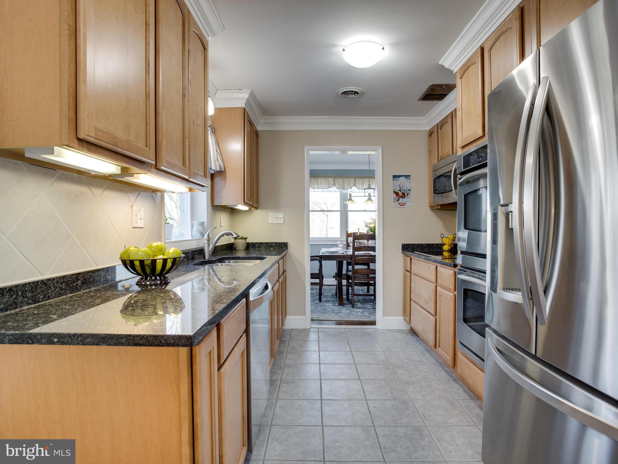 710 Andover Road Linthicum Heights, MD 21090 - Photo 7 of 30 Granite counters, double oven, ceramic flooring