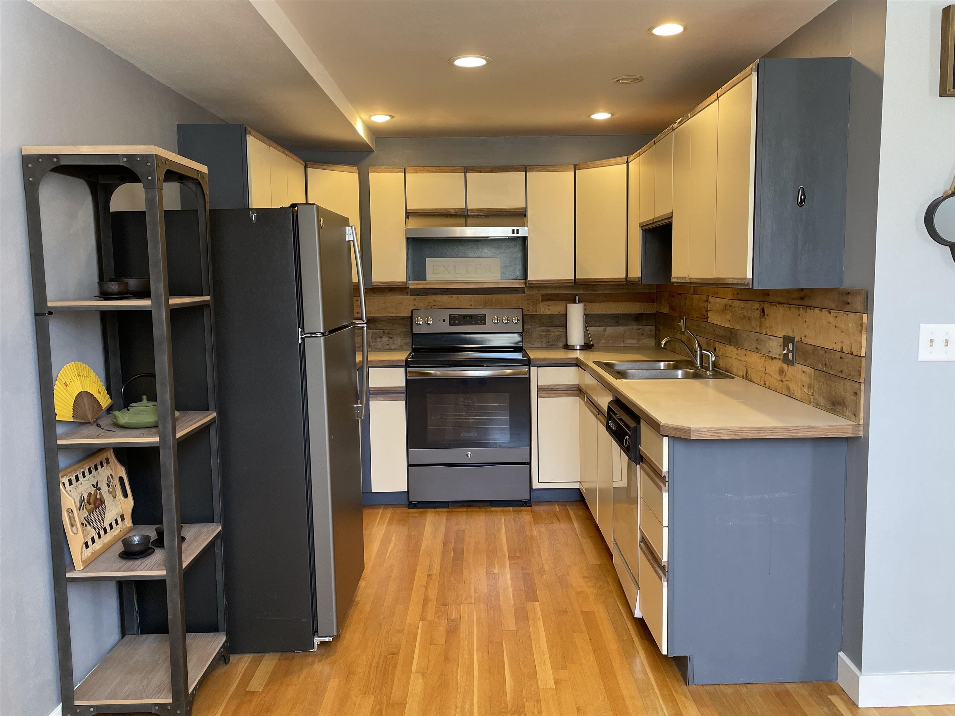 196 Water Street, Unit 17 Exeter, NH 03833 - Photo 7 of 25 Gallery Image 7