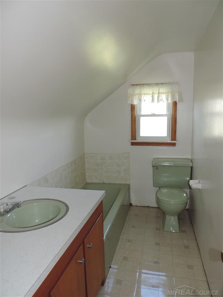 35746 Utica Road Clinton Township, MI 48035 - Photo 15 of 22