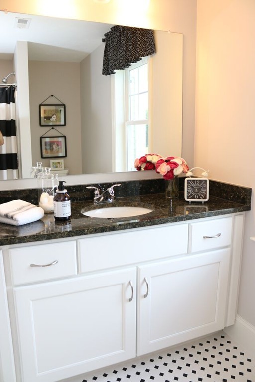 153 Brookview Road Franklin, MA 02038 - Photo 8 of 14