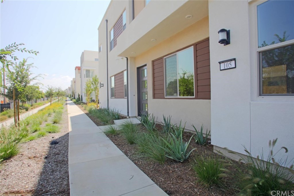 105 Stellar Ladera Ranch, CA 92694 - Photo 4 of 37