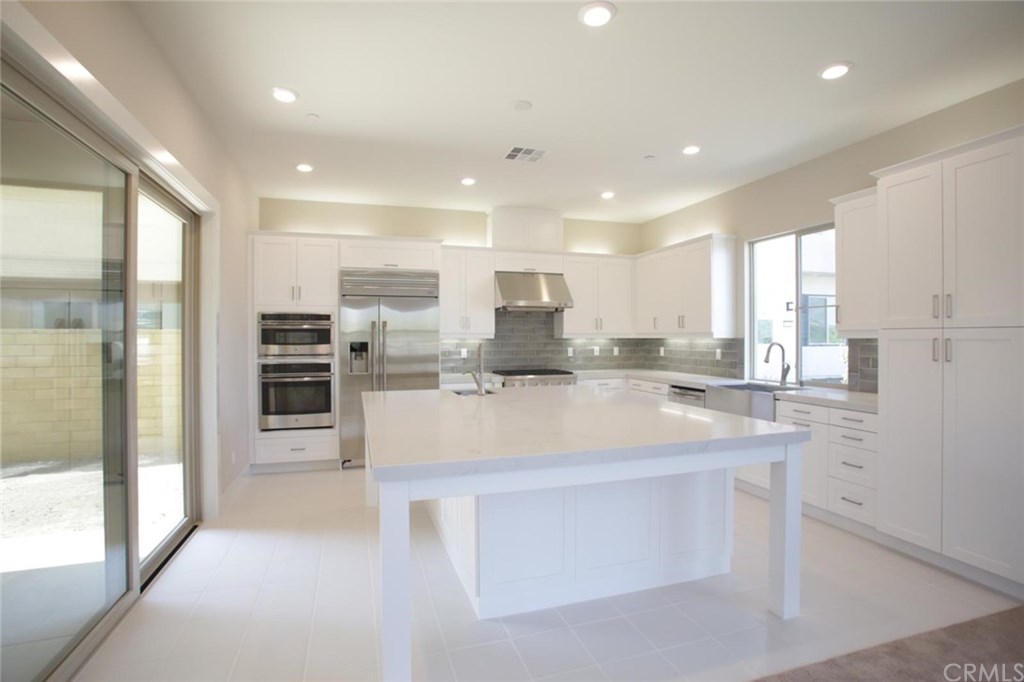 105 Stellar Ladera Ranch, CA 92694 - Photo 8 of 37