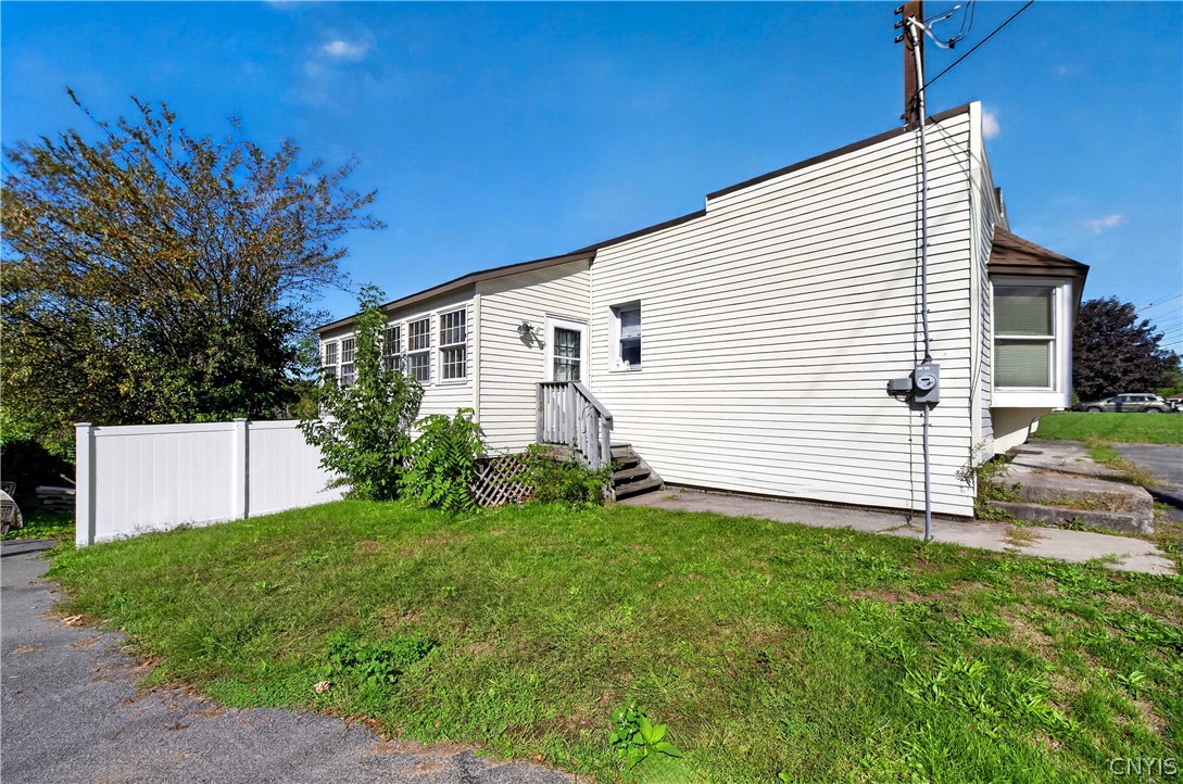 5367 Bear Road Clay, NY 13212 - Photo 3 of 50 Gallery Image 3