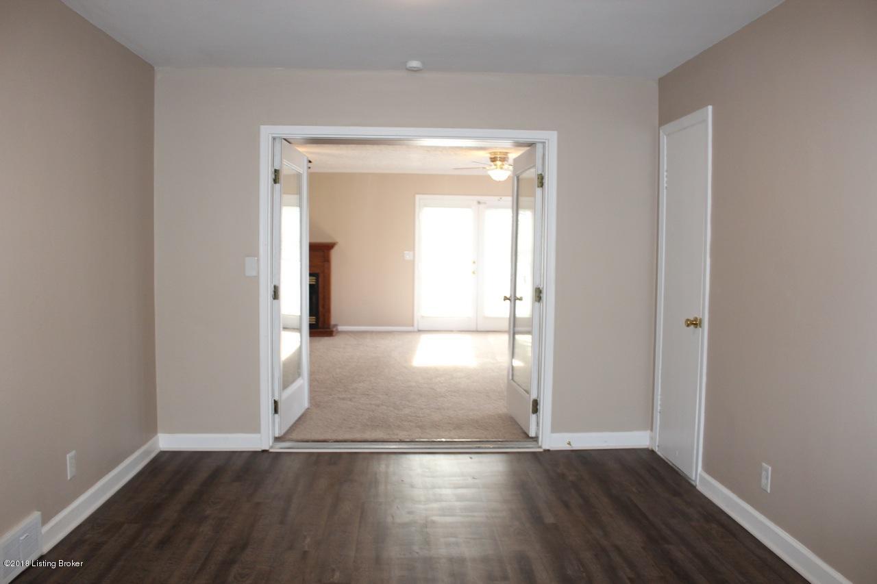 2708 Ralph Avenue Louisville, KY 40216 - Photo 10 of 32 aralph24
