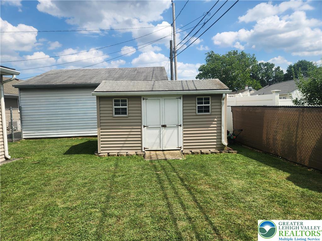 2063 Cloverdale Road Bethlehem, PA 18018 - Photo 11 of 47 Gallery Image 11
