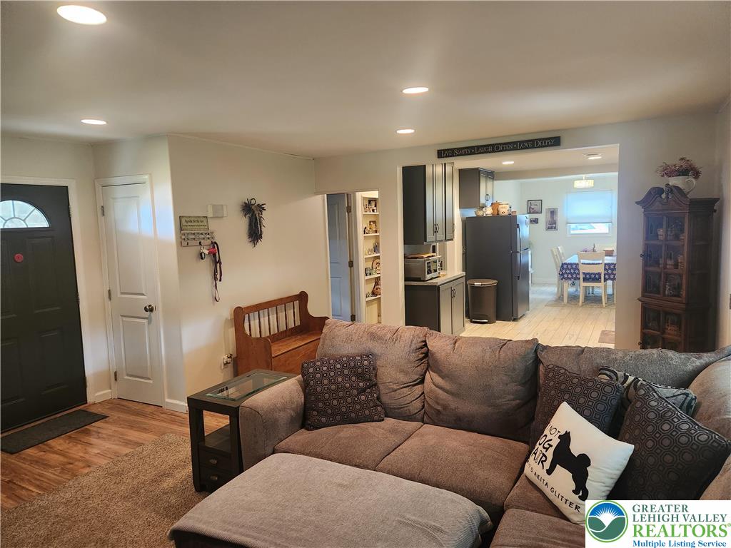 2063 Cloverdale Road Bethlehem, PA 18018 - Photo 14 of 47 Gallery Image 14