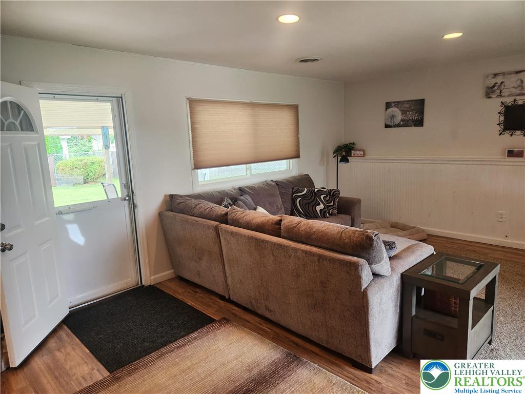 2063 Cloverdale Road Bethlehem, PA 18018 - Photo 17 of 47 Gallery Image 17
