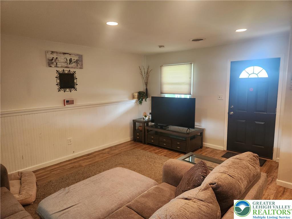 2063 Cloverdale Road Bethlehem, PA 18018 - Photo 19 of 47 Gallery Image 19
