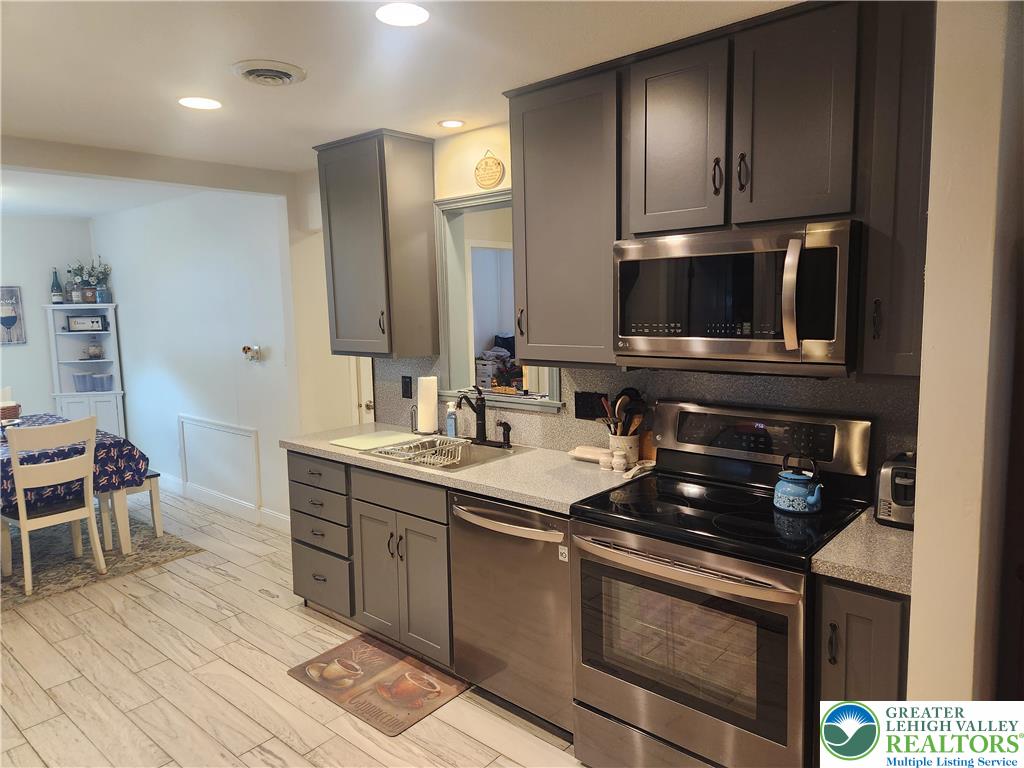 2063 Cloverdale Road Bethlehem, PA 18018 - Photo 23 of 47 Gallery Image 23