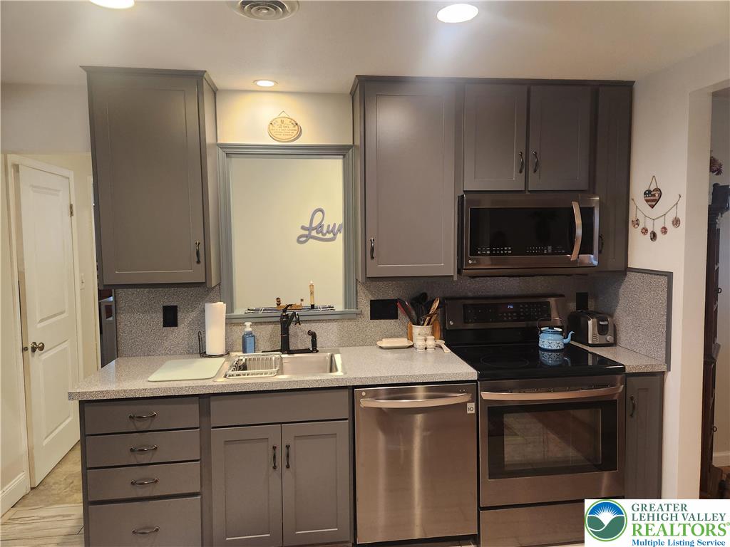 2063 Cloverdale Road Bethlehem, PA 18018 - Photo 24 of 47 Gallery Image 24