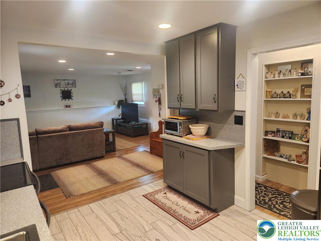 2063 Cloverdale Road Bethlehem, PA 18018 - Photo 25 of 47 Gallery Image 25