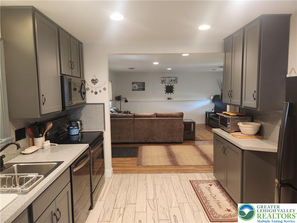 2063 Cloverdale Road Bethlehem, PA 18018 - Photo 26 of 47 Gallery Image 26