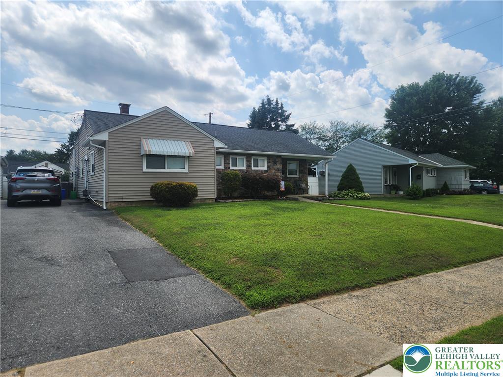 2063 Cloverdale Road Bethlehem, PA 18018 - Photo 3 of 47 Gallery Image 3