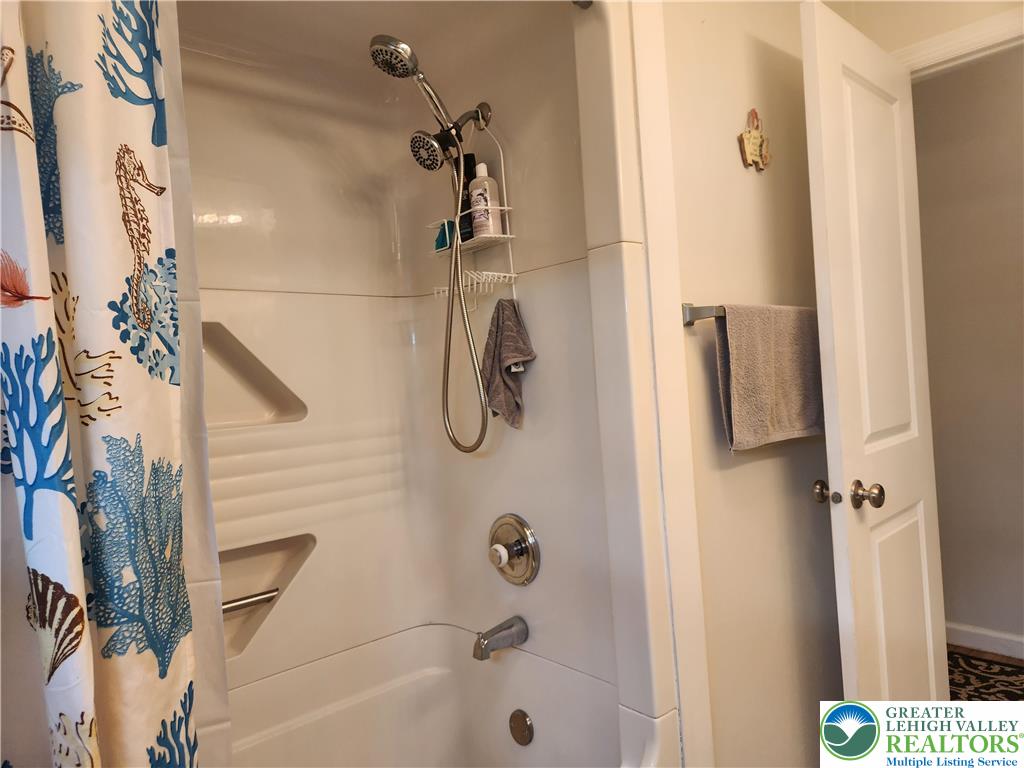 2063 Cloverdale Road Bethlehem, PA 18018 - Photo 35 of 47 Gallery Image 35