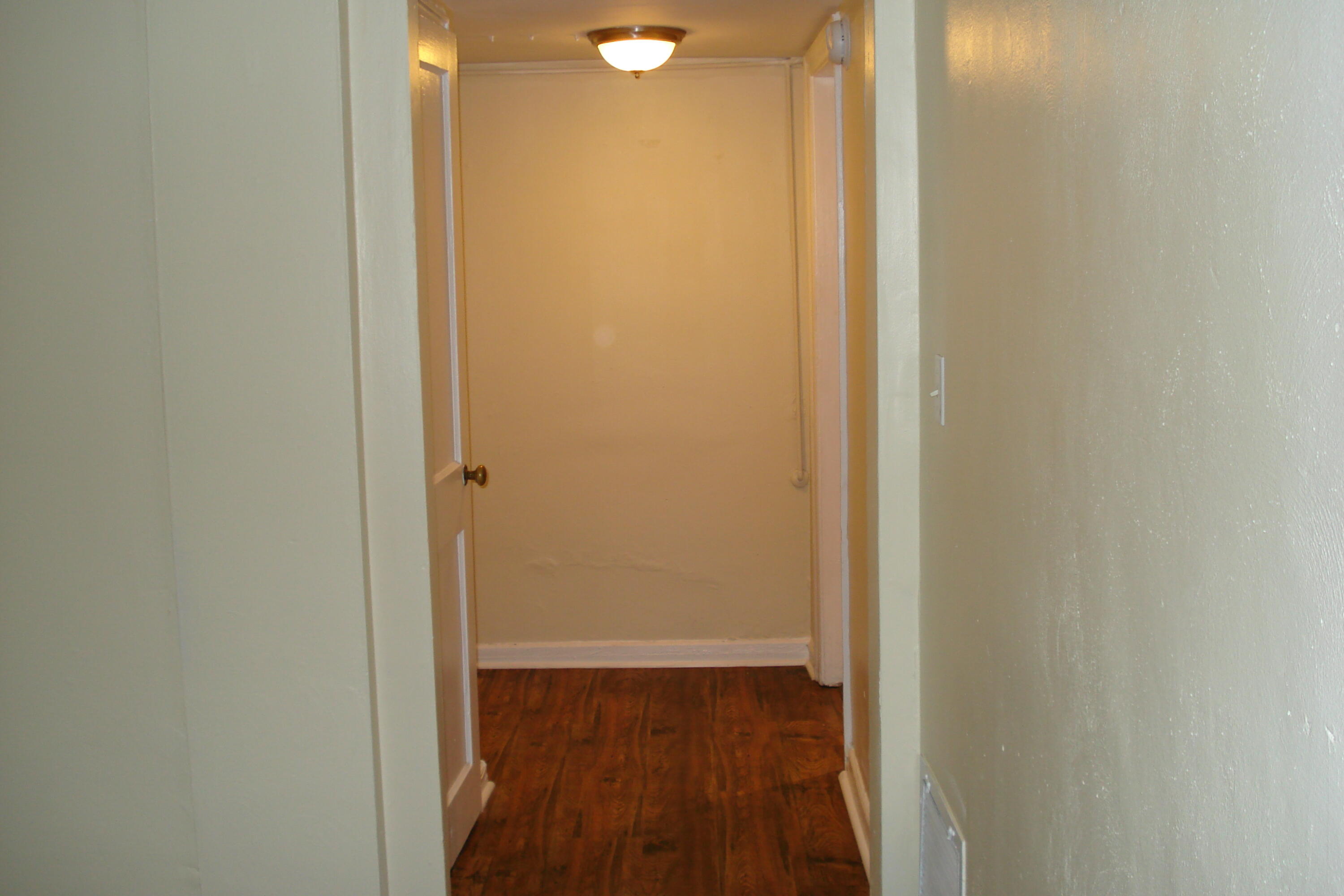 2425 Longview Avenue Southwest, Unit 18 Roanoke, VA 24014 - Photo 6 of 17 DSC02290