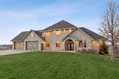 $1,150,000 | 20951 Prairie Hills Lane, Prior Lake, MN 55372
