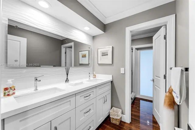 $1,624,999 | 13501 Southwest 107th Avenue, Miami, FL 33176