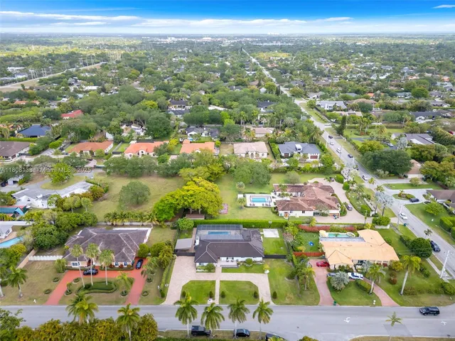 $1,624,999 | 13501 Southwest 107th Avenue, Miami, FL 33176