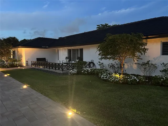 $1,624,999 | 13501 Southwest 107th Avenue, Miami, FL 33176