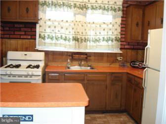 378 Avon Road Upper Darby, PA 19082 - Photo 8 of 12 Kitchen